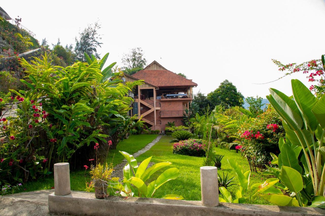 Hakuna Matata Lodge Жизени Екстериор снимка